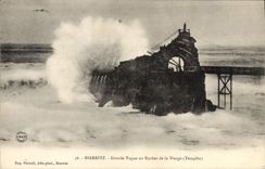 CPA Biarritz Grande Vague au Rocher de la Vierge (Tempete)