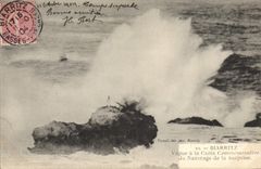 CPA Biarritz Vague a la Croix Commemorative du Nauvrage de la Surprise