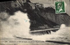 CPA Biarritz Effet de Vague a la cote des Basques