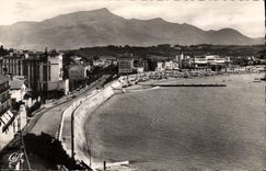 CPM Saint Jean de Luz Vue generale de la Plage et la Rhune