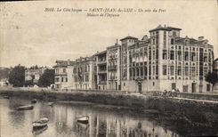 CPA Saint Jean de Luz La Cote basque Un coin du port Maison de l'Infante