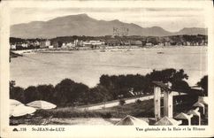 CPA Saint Jean de Luz Vue generale de la Baie et la Rhune