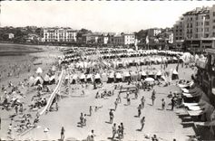 CPM Saint Jean de Luz (Basses Pyrenees) La Grande Plage et les Hotels Volley-Ball Volley Ball