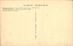 CPA Saint Jean de Luz Puits de XVIe siecle (ancien couvent des Recollets