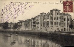 CPA Saint Jean de Luz La Cote Basque Un coin du port Maison de l'Infante