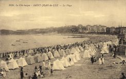 CPA Saint Jean de Luz La Cote basque La Plage