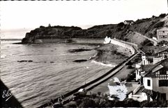 CPM Saint Jean de Luz (Basses Pyrenees) La Cote et la Plage vers Ste Barbe