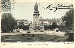 CPA Lyon Statue de la Republique