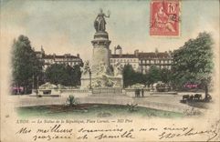 CPA Lyon La Statue de la Republique Place Carnot