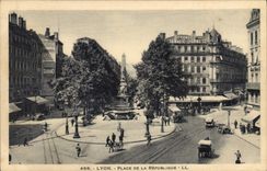 CPA Lyon Place de la Republique