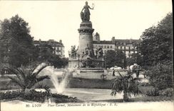 CPA Lyon Place Carnot Monument de la Republique