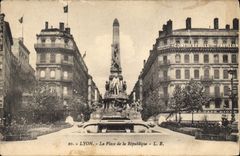 CPA Lyon la Place de la Republique