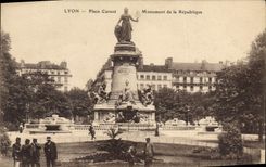 CPA Lyon Place Carnot Monument de la Republique