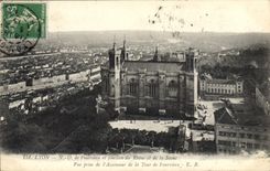 CPA Lyon N D de Fourviere et jonction du Rhone et de la Saone Vue prise de l'Ascenseur de la Tour de