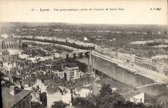CPA Lyon Vue panoramique prise du Coteau de Saint Just
