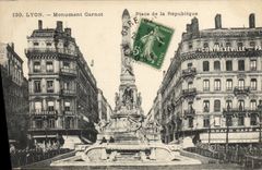 CPA Lyon Monument Carnot Place de la Republique