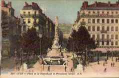 CPA Lyon Place de la Republique et Monument Carnot