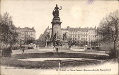 CPA Lyon Place Carnot Monument de la Republique
