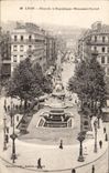 CPA Lyon Place de la Republique Monument Carnot