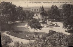 CPA Lyon Place Carnot Monument de la Republique et Gare de Perrache