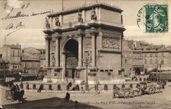 CPA Marseille La Place d'Aix et l'Arc de Triomphe 
