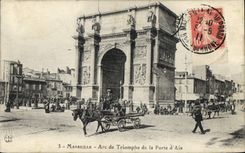 CPA Marseille Arc de Triomphe de la Porte d'Aix 