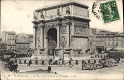 CPA Marseille La Place d'Aix et l'Arc de Triomphe 