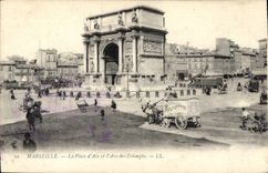 CPA Marseille La Place d'Aix et l'Arc de Triomphe 