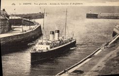 CPA Dieppe Vue Generale Arrivee du Courrier d'Angleterre Bateau