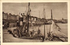 CPA Dieppe L'Avant Port Bateaux