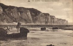 CPA Dieppe Les Rochers et les Falaises 