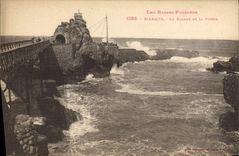 CPA Les Basses Pyrenees Biarritz Le Rocher de la Vierge 