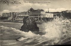CPA Biarritz Effet de Vague a la Grande Plage 