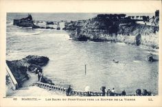 CPA Biarritz Les Bains du Port Vieux Le Rocher de la Vierge 