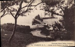 CPA Biarritz Rocher de la Vierge et sa Jetee 