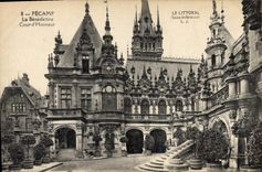 CPA Fecamp La Benedictine Cour d'Honneur 