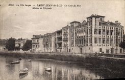 CPA La Cote Basque Saint Jean de Luz Un coin du Port Maison de l'infante