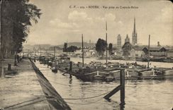 CPA Rouen Vue prise au Cours la Reine Bateaux