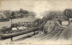 CPA Rouen Le Quai de Paris Bateaux