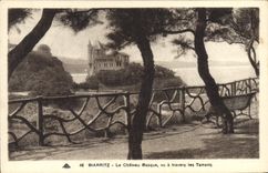 CPA Biarritz Le Chateau Basque vu a travers les Tamaris 