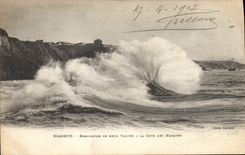 CPA Biarritz Rencontre de deux Vagues a la Cote des Basques 