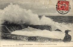 CPA Biarritz Artistique Un paquet de mer au Rocher da la Vierge 