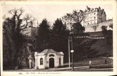 CPA Pau Montee du Funiculaire 
