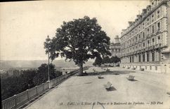 CPA Pau L'Hotel de France et le Boulevard des Pyrenees 