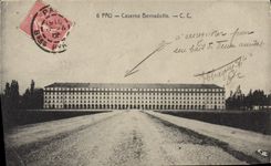 CPA Pau Caserne Bernadotte Militaria