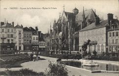 CPA Troyes Square de la Prefecture Eglise St Urbain 