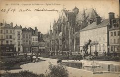 CPA Troyes Square de la Prefecture Eglise St Urbain 