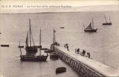 CPA Fouras Le Port Sud ou fut embarque Napoleon Bateaux