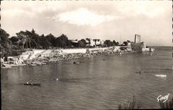CPM Fouras La Grande Plage et le Semaphore 