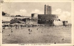 CPA Fouras Un coin de la plage a Theure du bair 